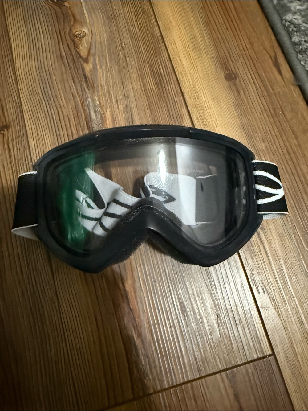 Black Ski/Snowboard Goggles with Clear Lens